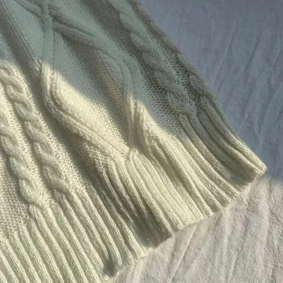 White Casual Women's Deep Round Neck Cable Knit Loose Pullover Sweater - Picture 7 of 7